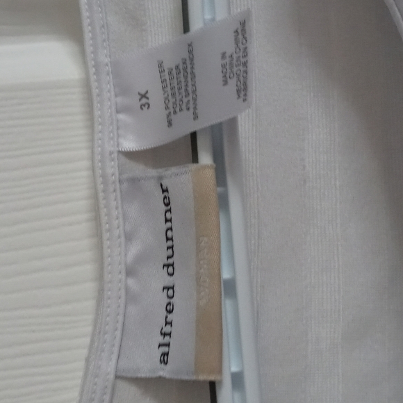 Women dress blouse - Picture 3 of 3